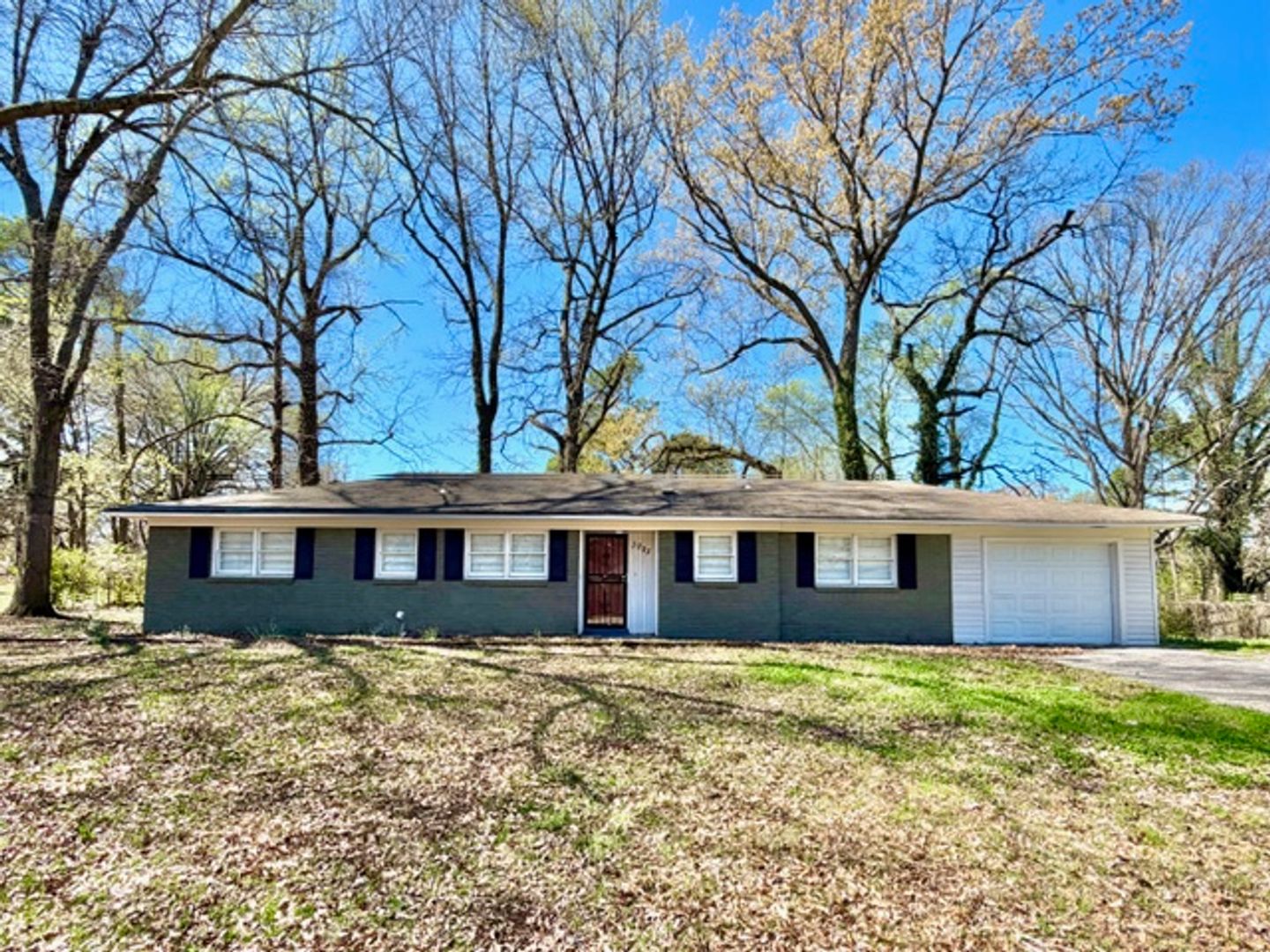 Memphis Apartment: 3203 Aden St