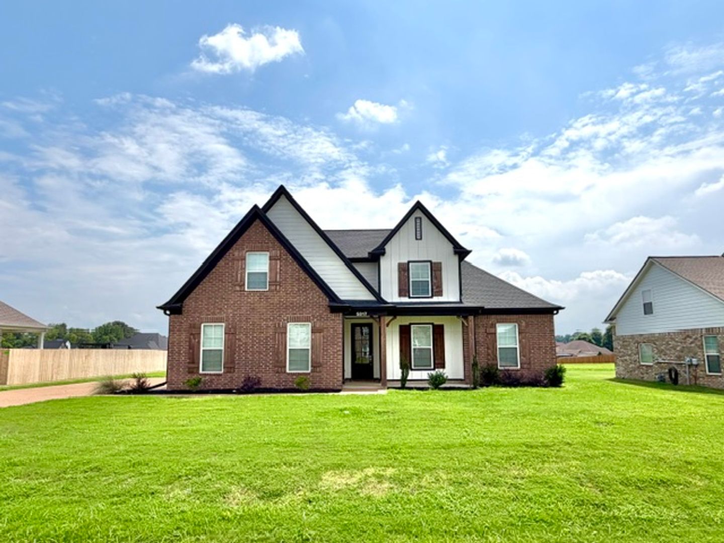 Olive Branch Apartment: 5317 Aylesbury Lane