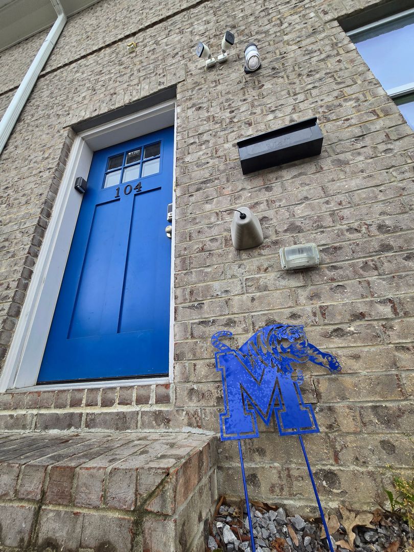 Memphis Apartment: 613 Brister St