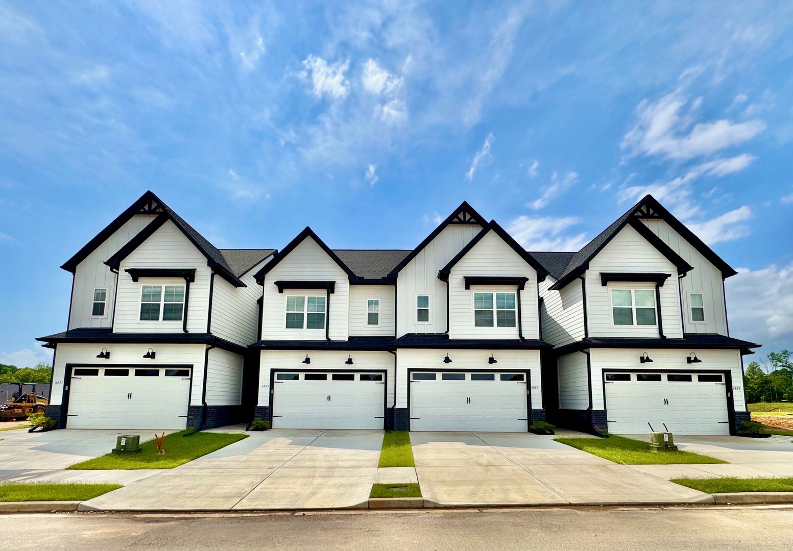 Olive Branch Apartment: 10376 May Flowers St