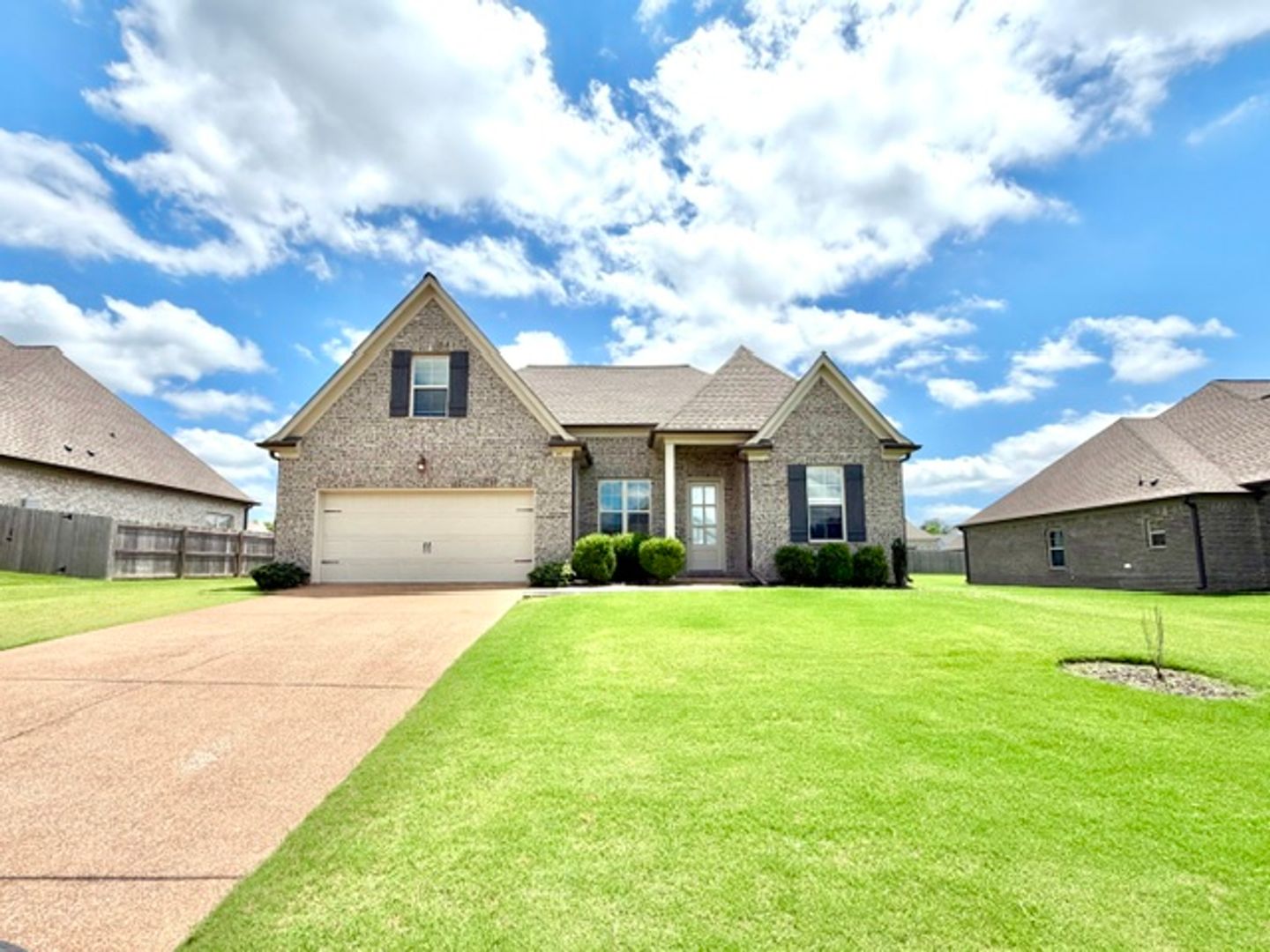 Oakland Apartment: 35 Birkdale Drive