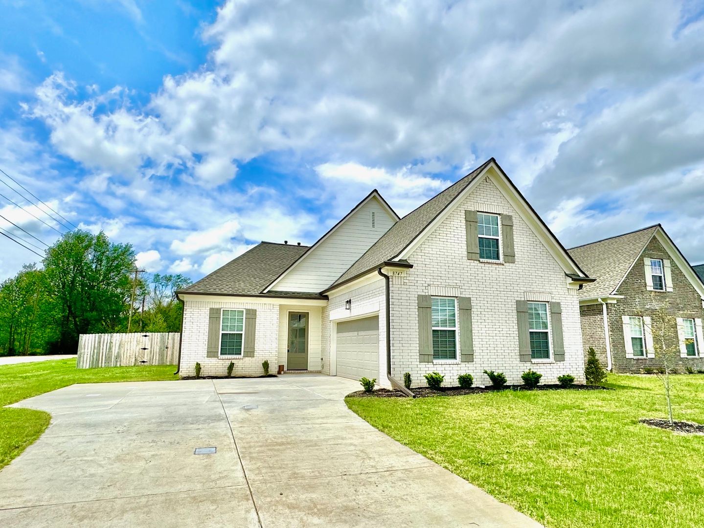 Millington Apartment: 8747 Shipp Cv