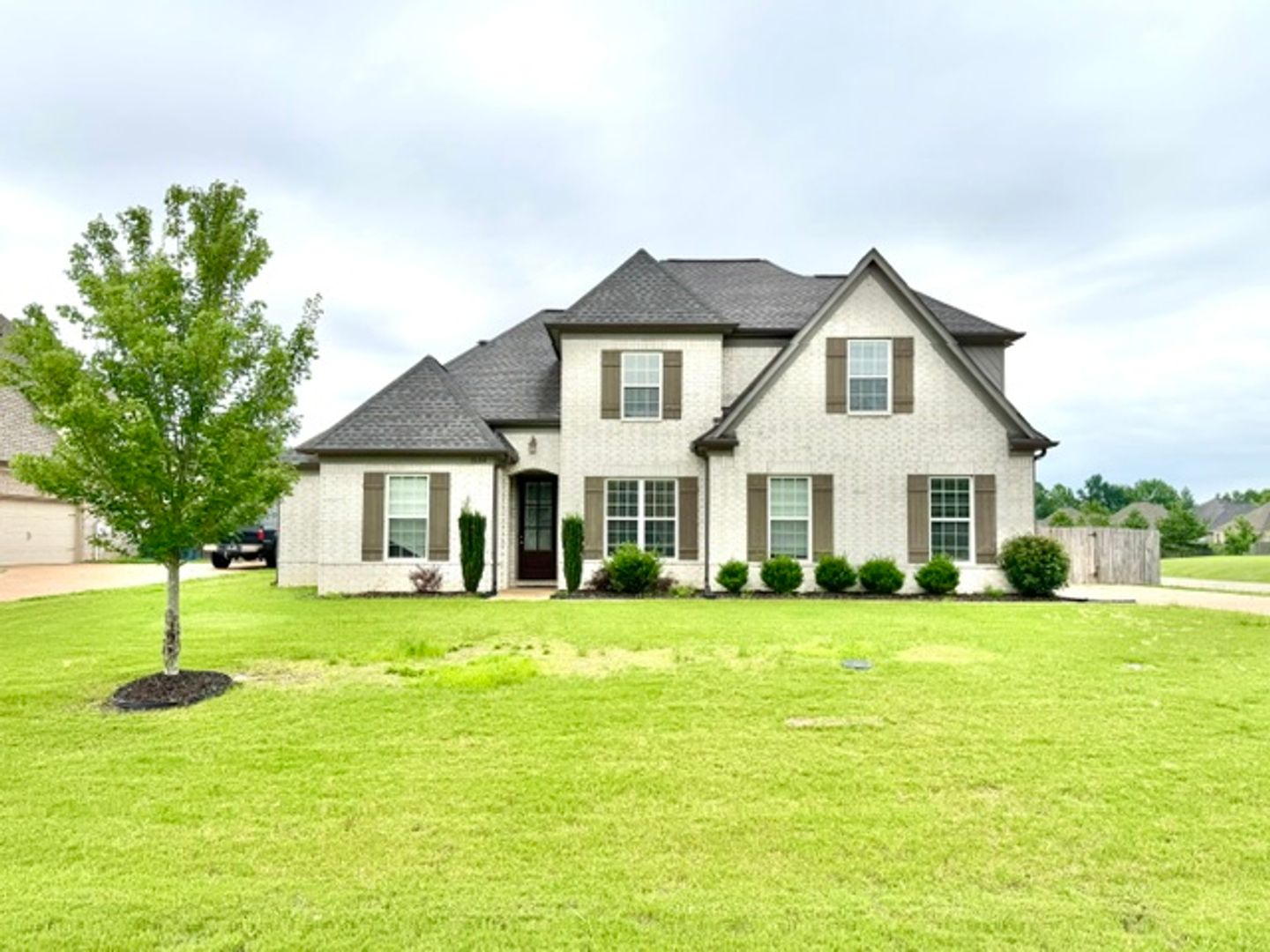 Olive Branch Apartment: 8604 Birnham Cove