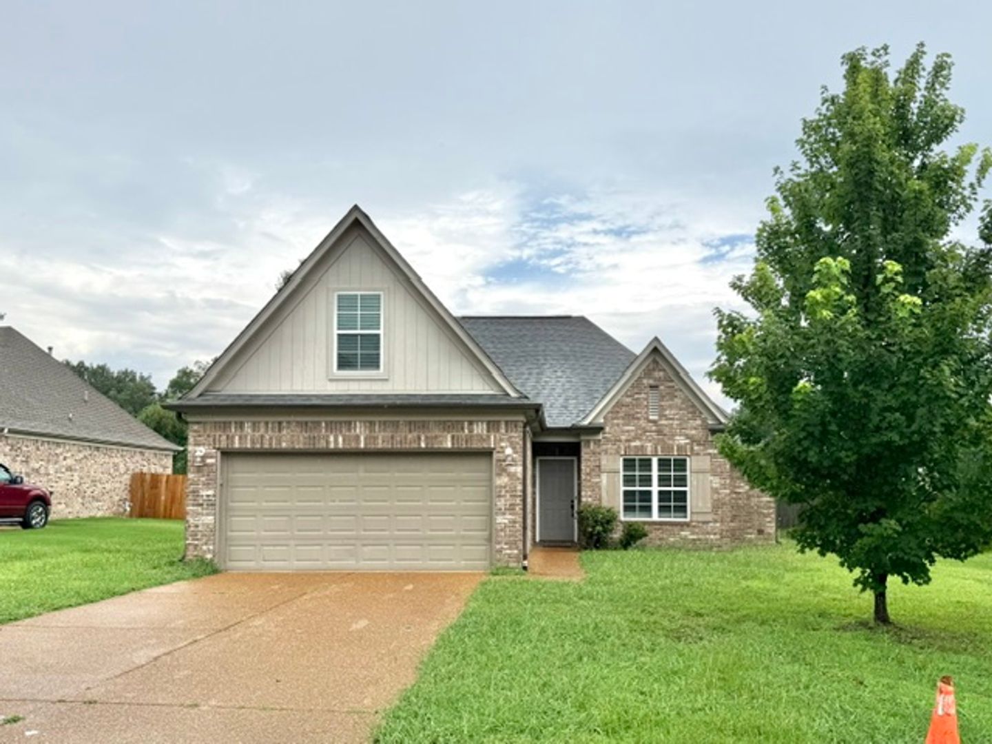 Olive Branch Apartment: 8136 Maywood Drive