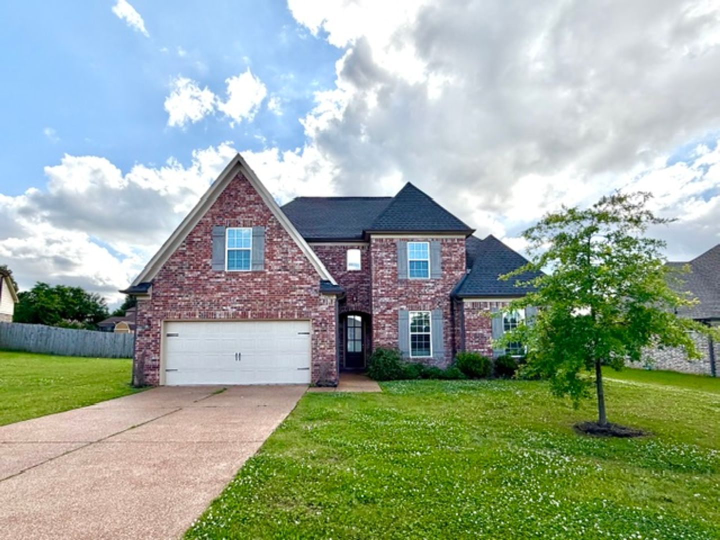 Olive Branch Apartment: 6283 Darwood Drive