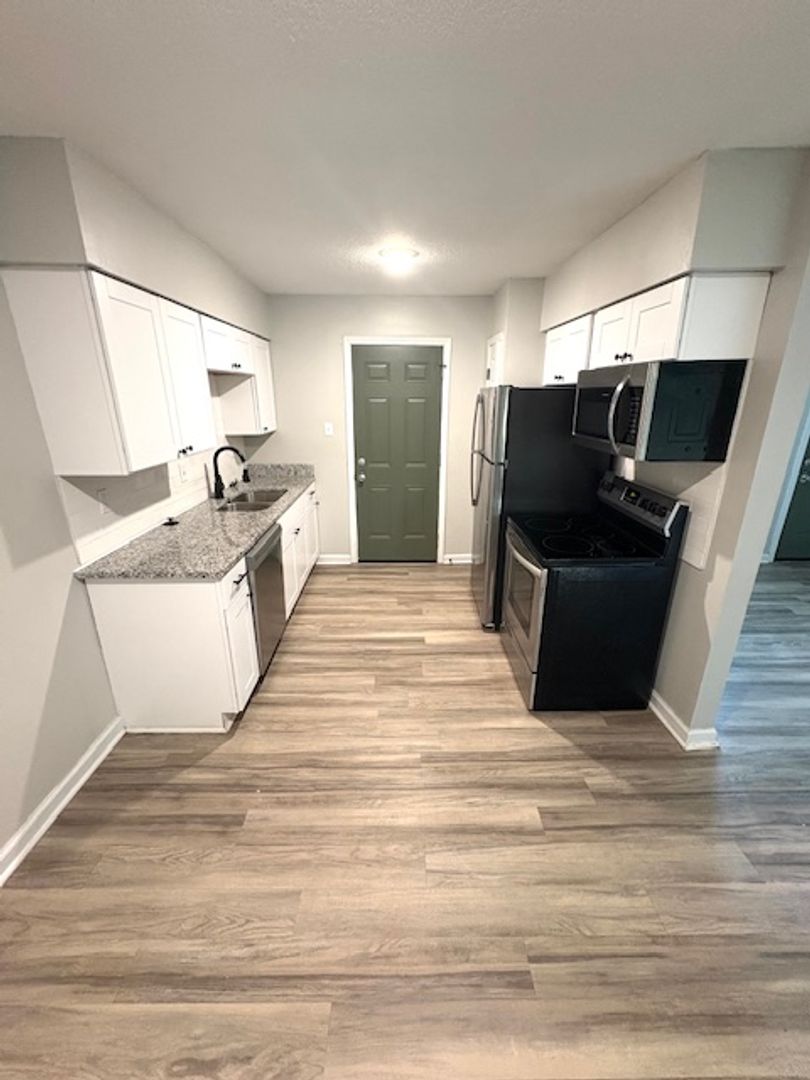 Memphis Apartment: 3571 Midland Ave