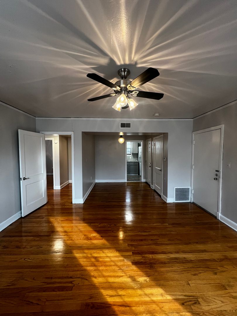 Memphis Apartment: 104 N. Cooper St