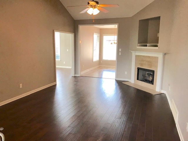 Olive Branch Apartment: 8803 Glen Crossing
