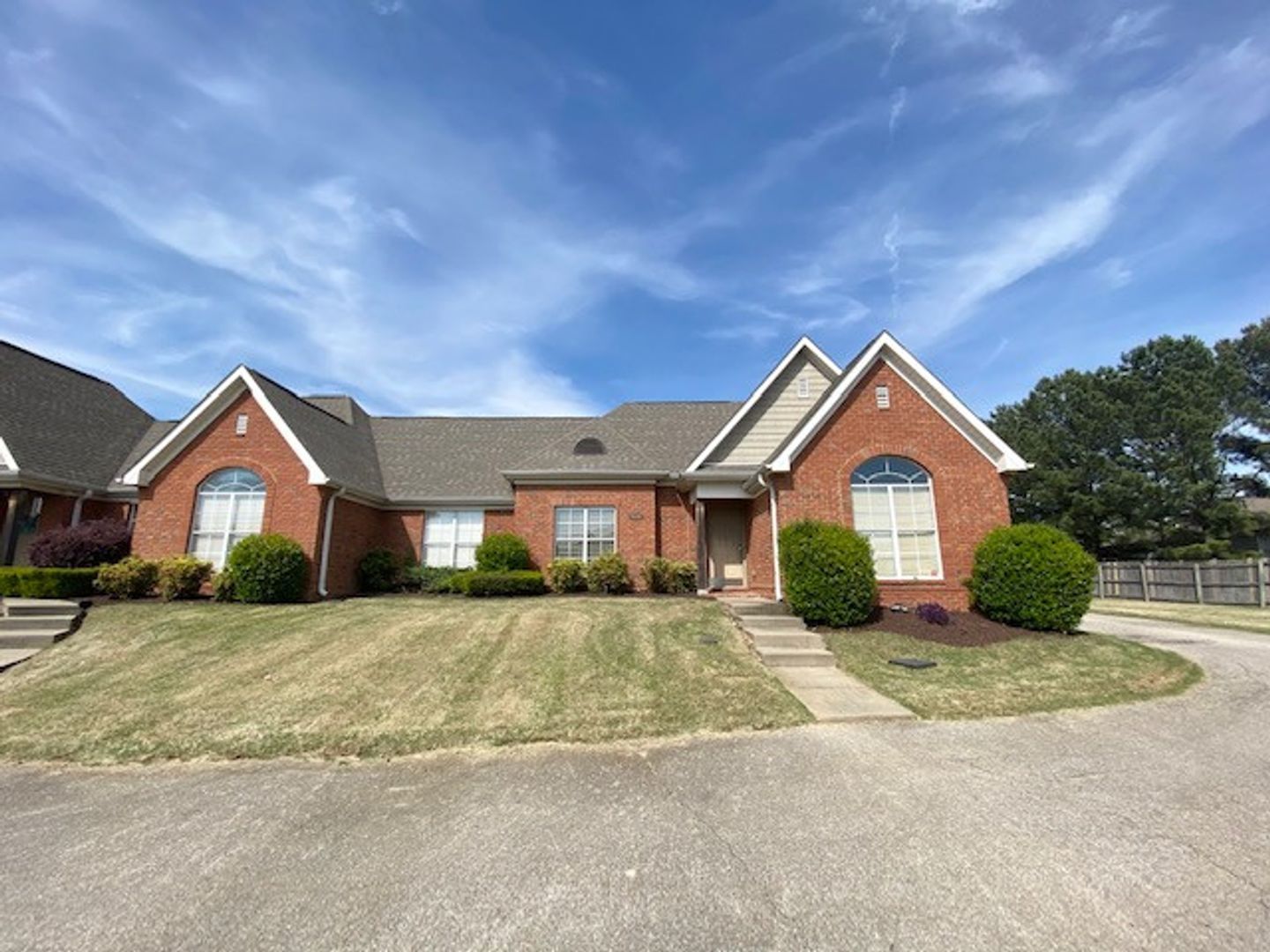 Olive Branch Apartment: 9146 Glen Cove