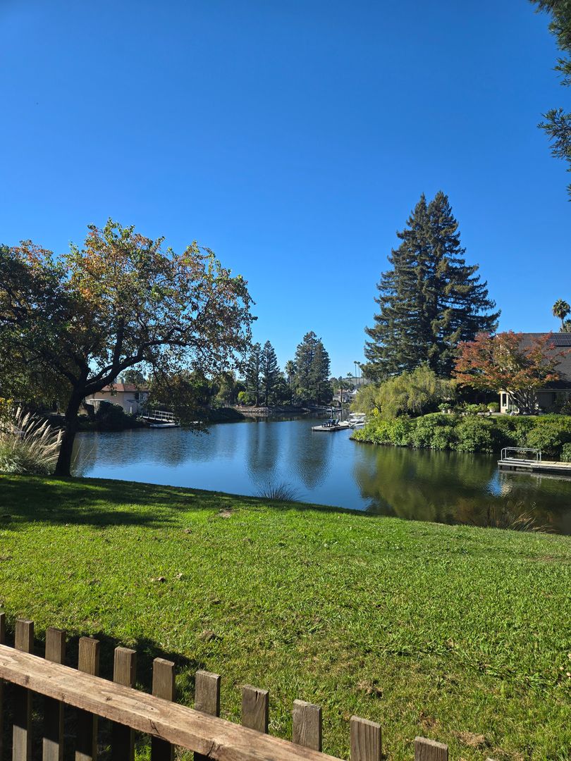 Napa Apartment: 1095 Marina Dr.