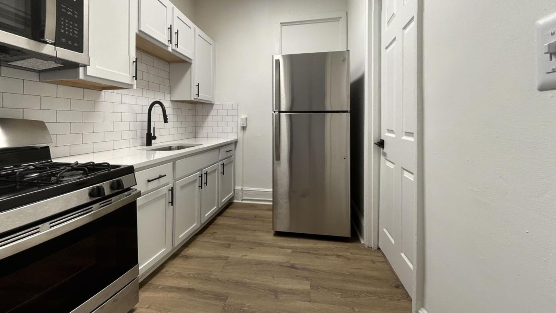 Charleston Apartment: 364 King St.