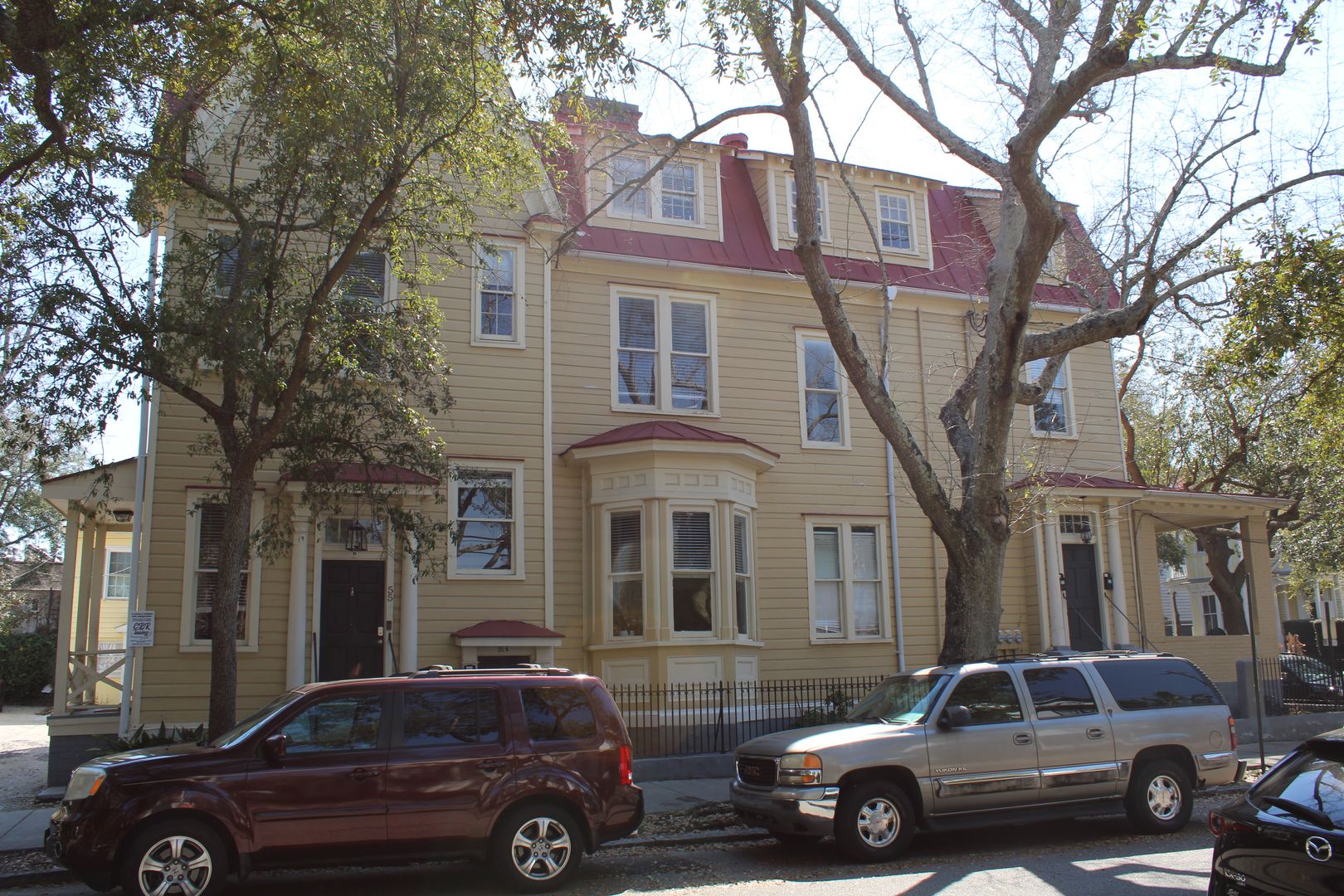 3 bed / 2 bath ~ Just minutes from CofC and MUSC