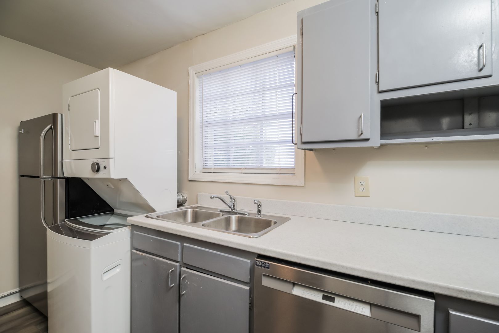 Charleston Apartment: 517 Rutledge Ave.