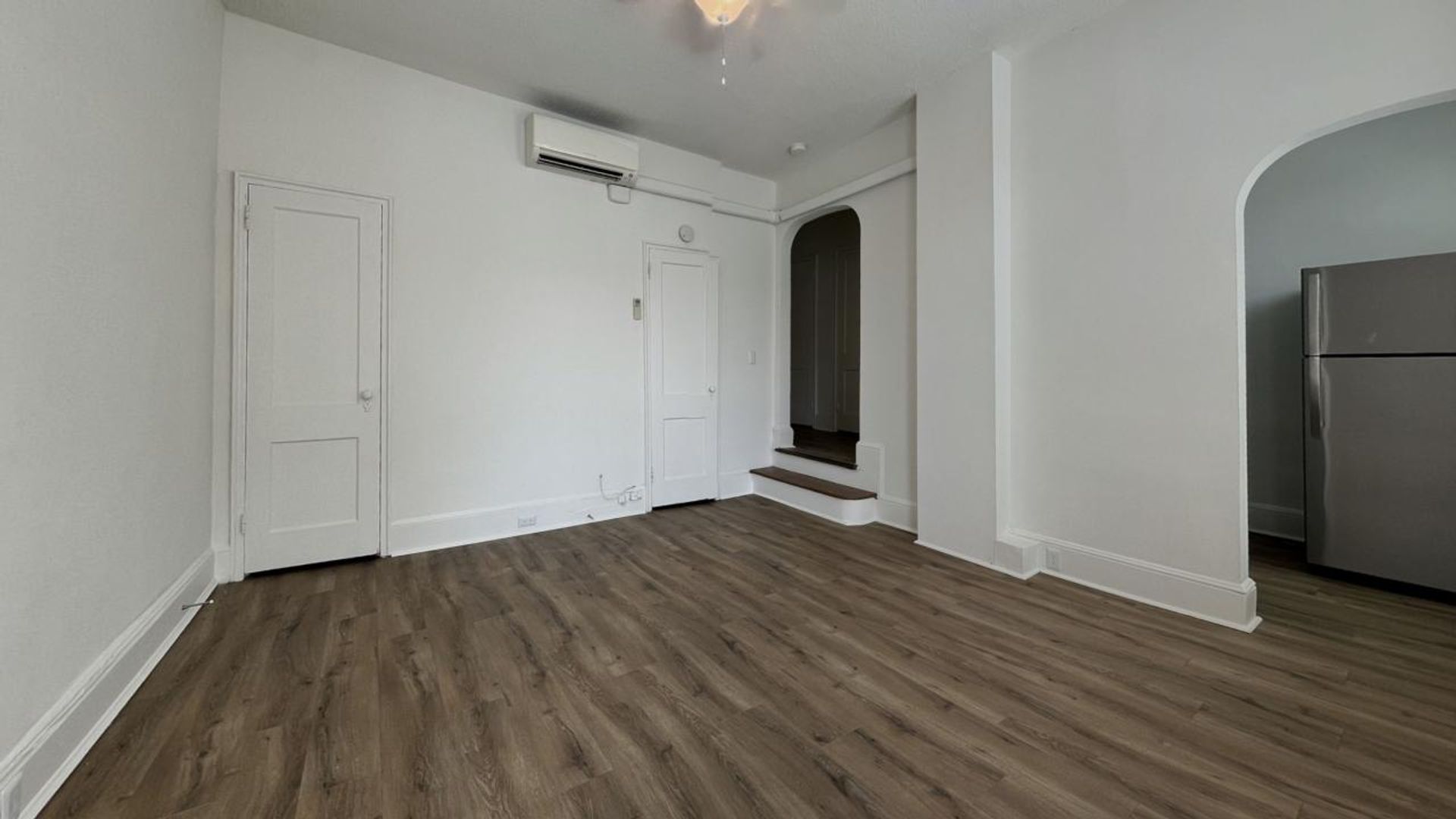 Charleston Apartment: 364 King St.