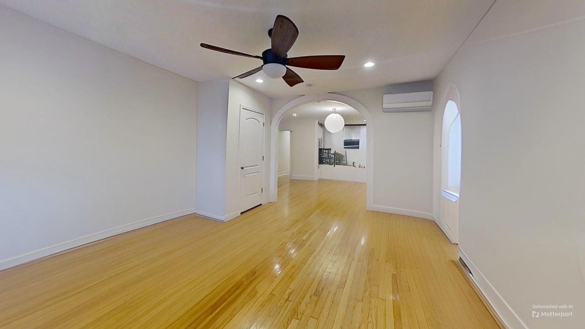 Charleston Apartment: 135 1/2 Wentworth Street
