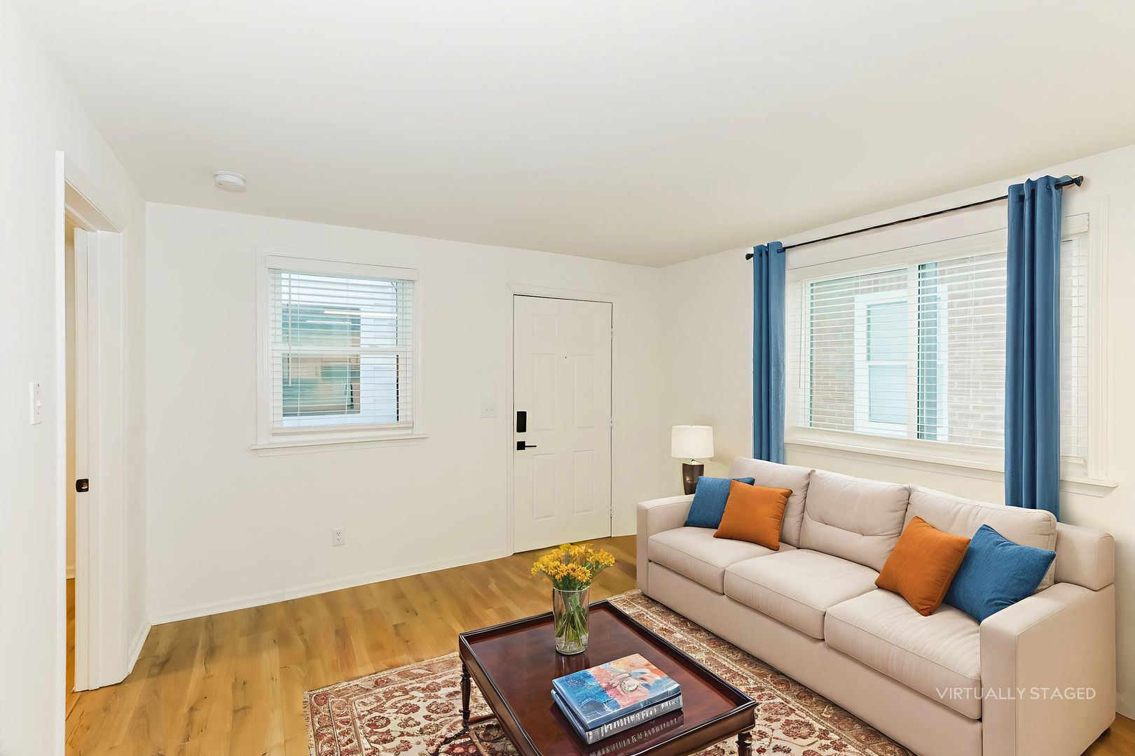 Charleston Apartment: 363 King St.