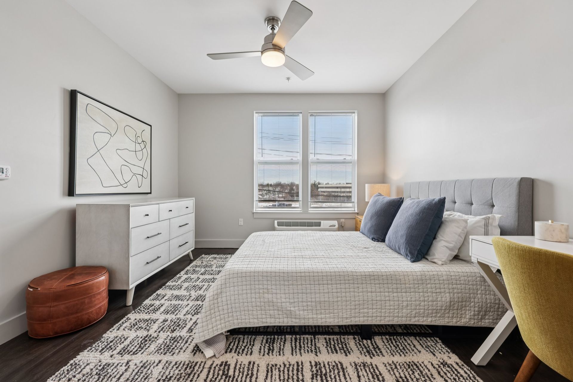 Belleville Apartment: 165 Belmont Ave