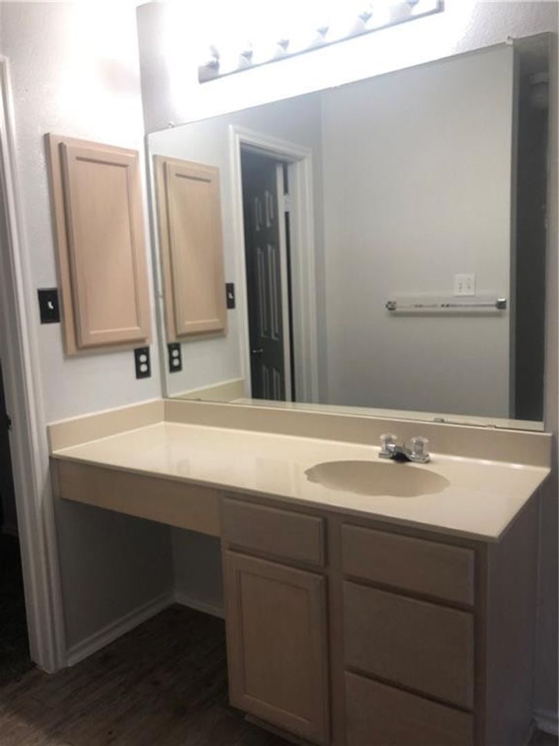 Cedar Park House: 1304 Devil Ridge