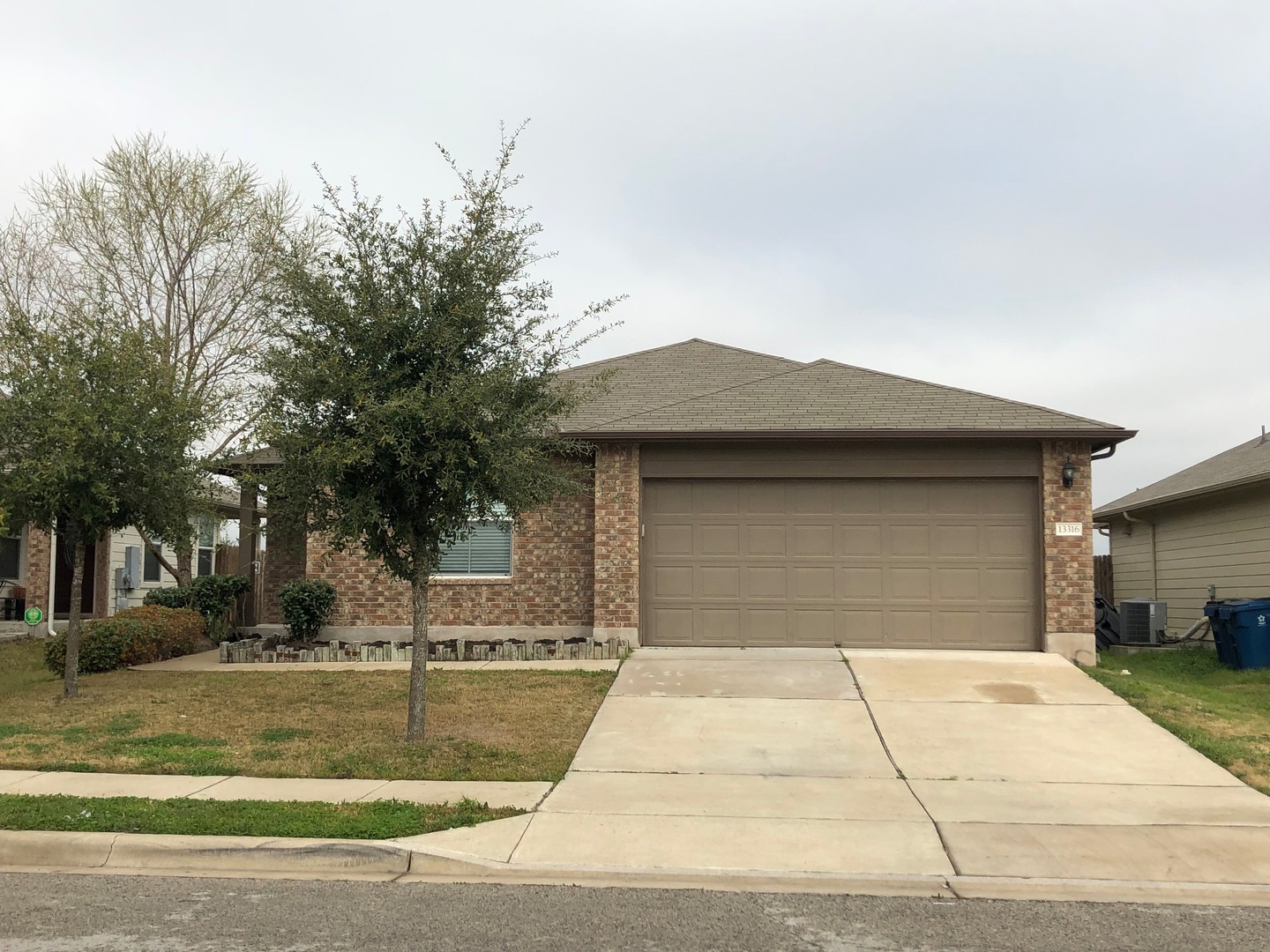 Manor House: 13316 Pine Needle Street