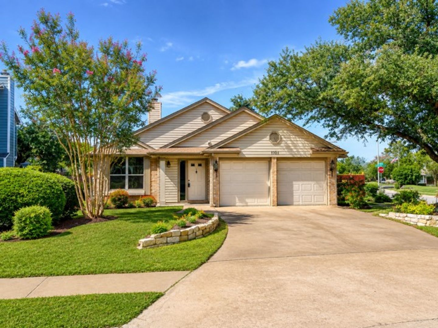 Cedar Park House: 1101 Forest Oaks Path