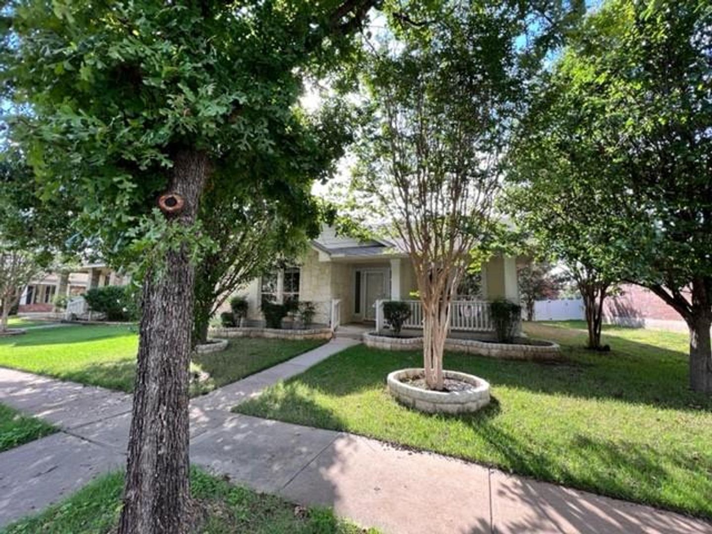 Cedar Park House: 804 Bull Creek Parkway