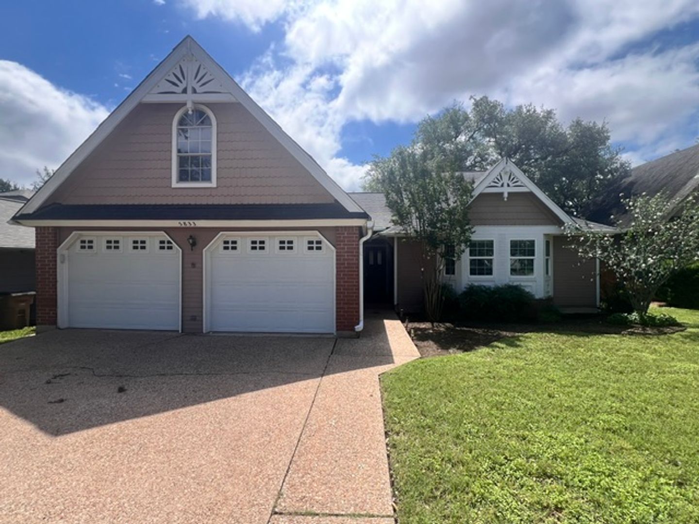 Austin House: 5833 Secrest