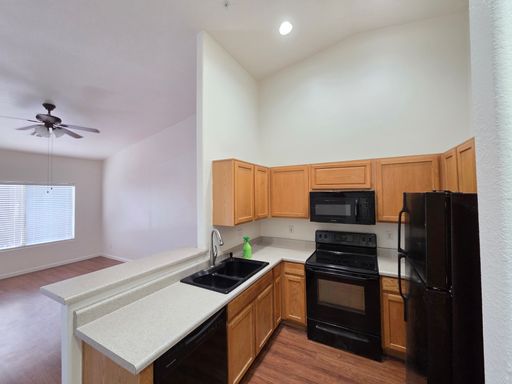 Move in Special!! 2 bed / 2 Bath Townhouse in Mesa! – photo 1