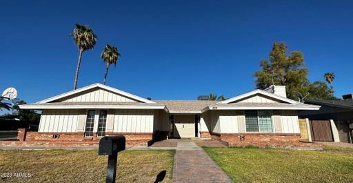 Mesa rental in Coury Estates – photo 1