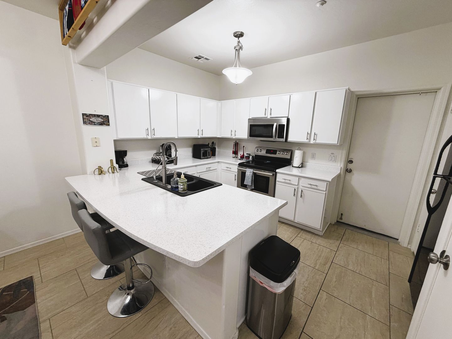 MESA House: 805 S SYCAMORE #108