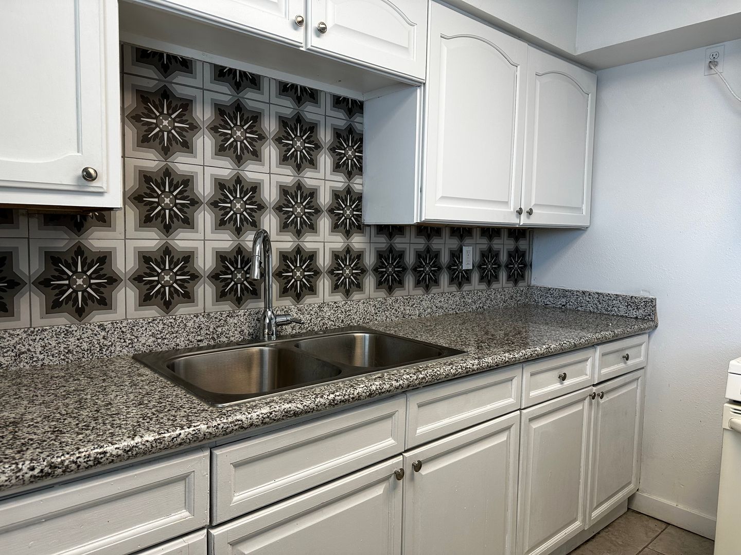 EL MIRAGE Apartment: 13913 N PALM ST #14