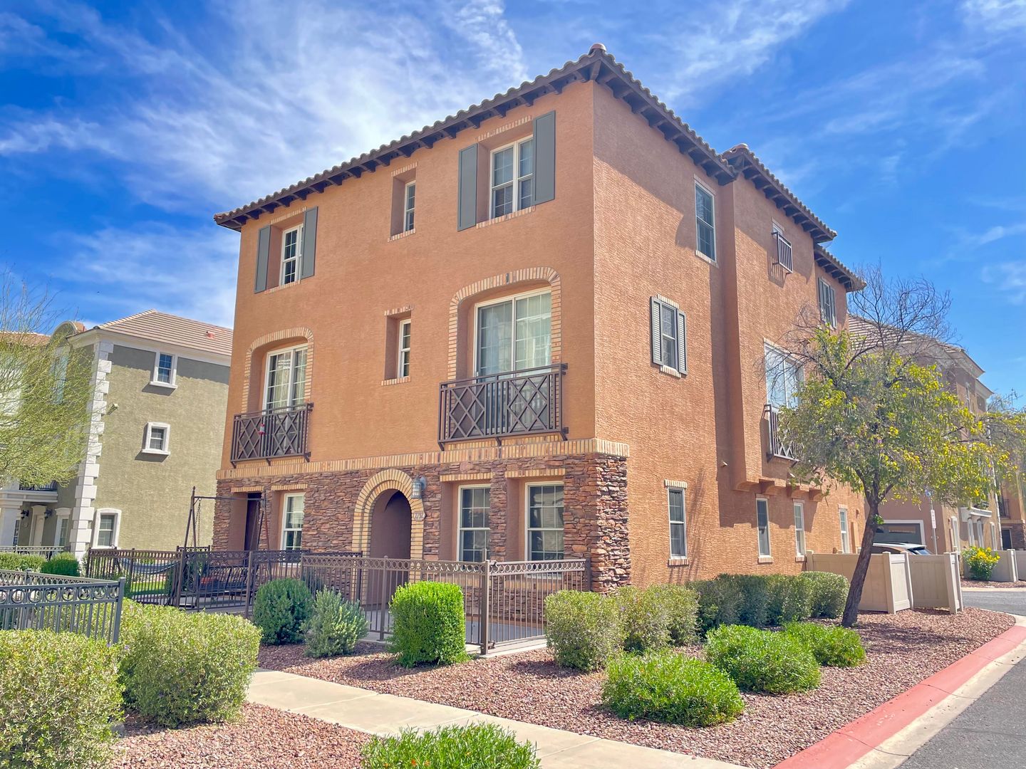 GILBERT House: 2792 S BAHAMA DR