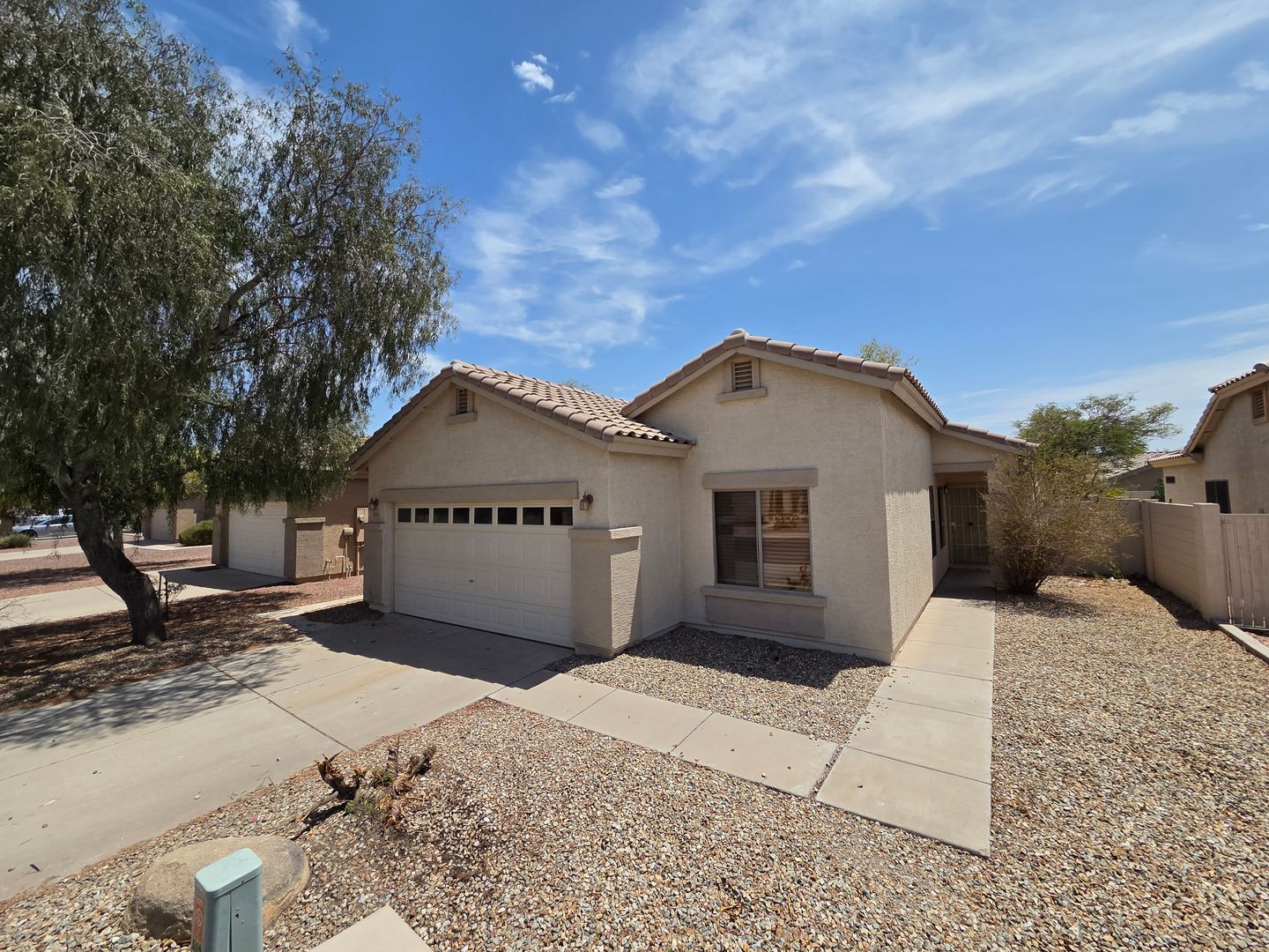 AVONDALE House: 609 W RIO VISTA LN
