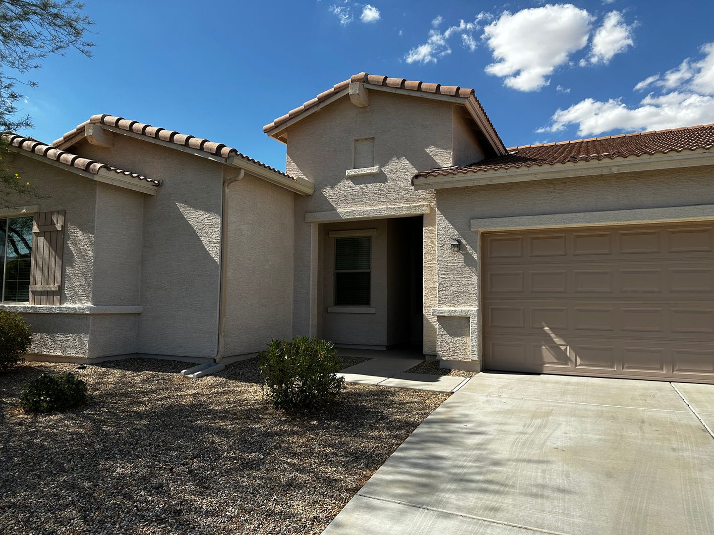 WADDELL House: 18618 W MOUNTAIN VIEW RD
