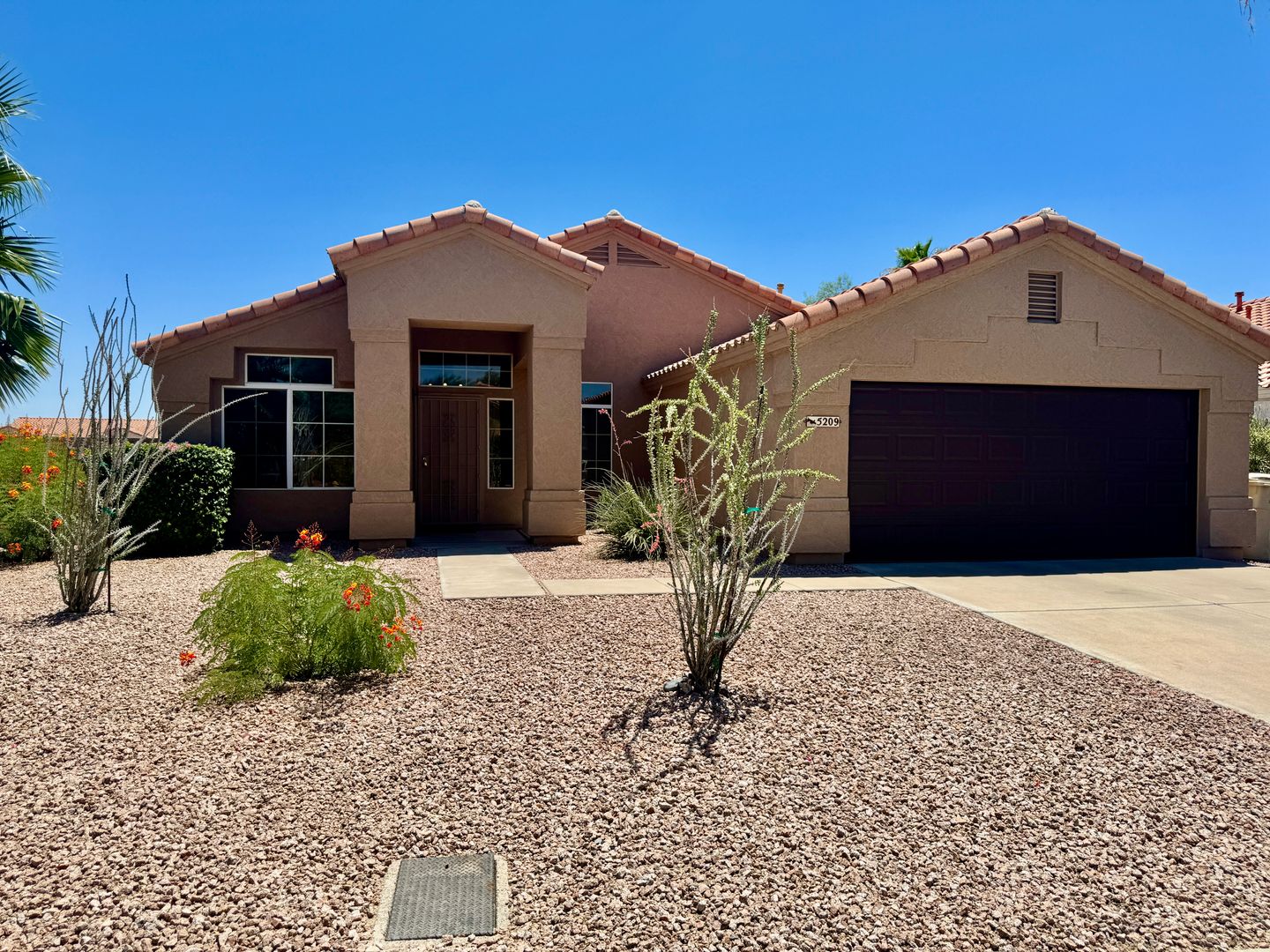 GLENDALE House: 5209 W TARO LN