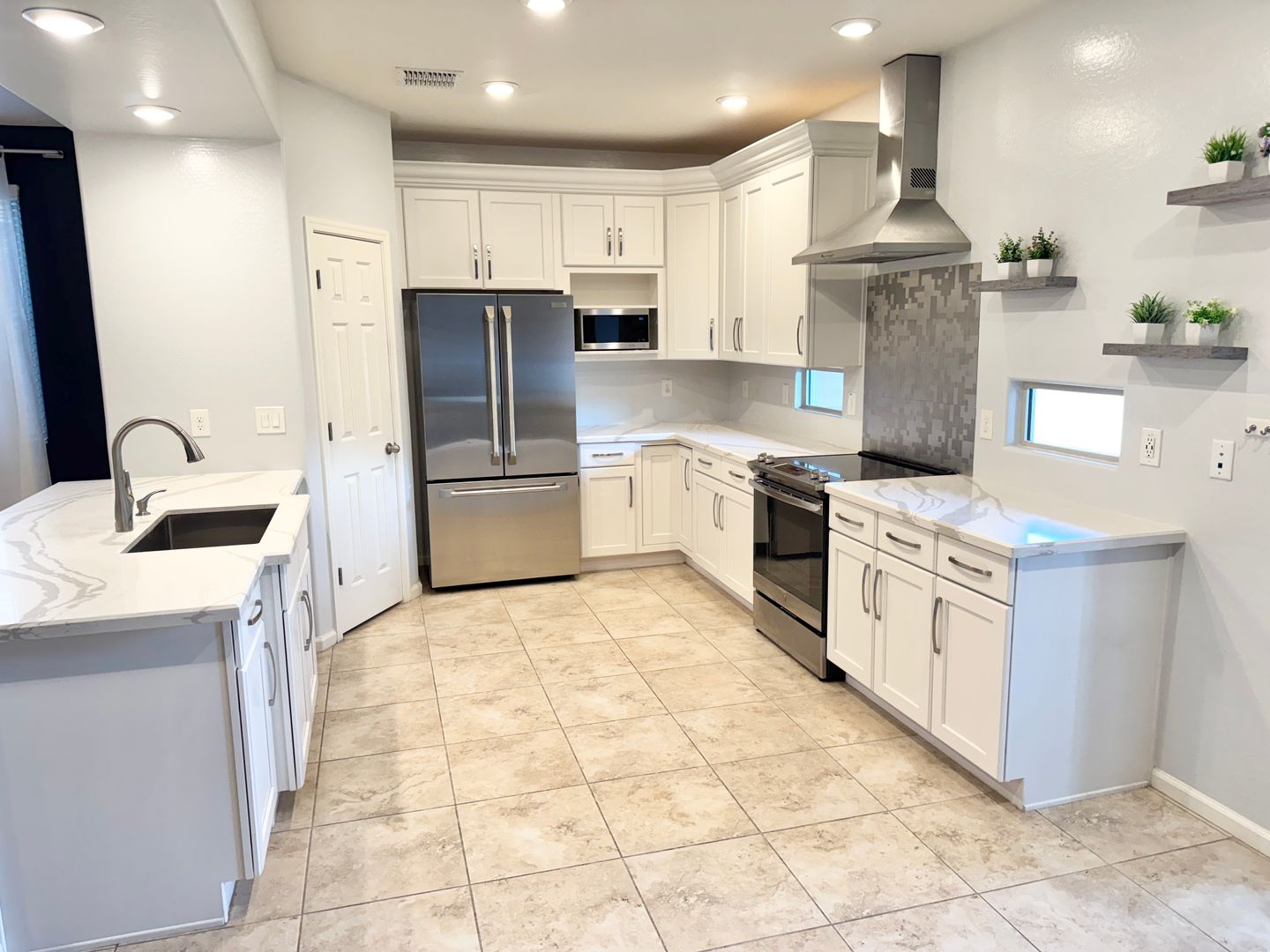 CHANDLER House: 3870 E BALSAM DR