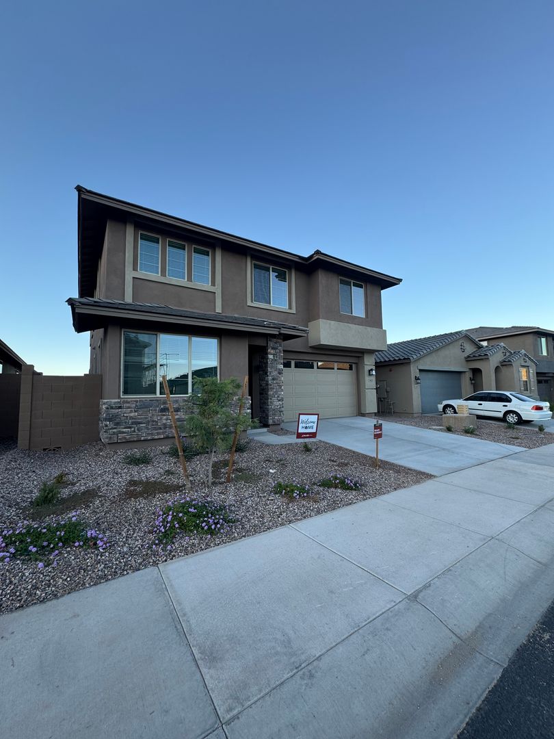 PEORIA House: 13412 W EAGLE FEATHER RD