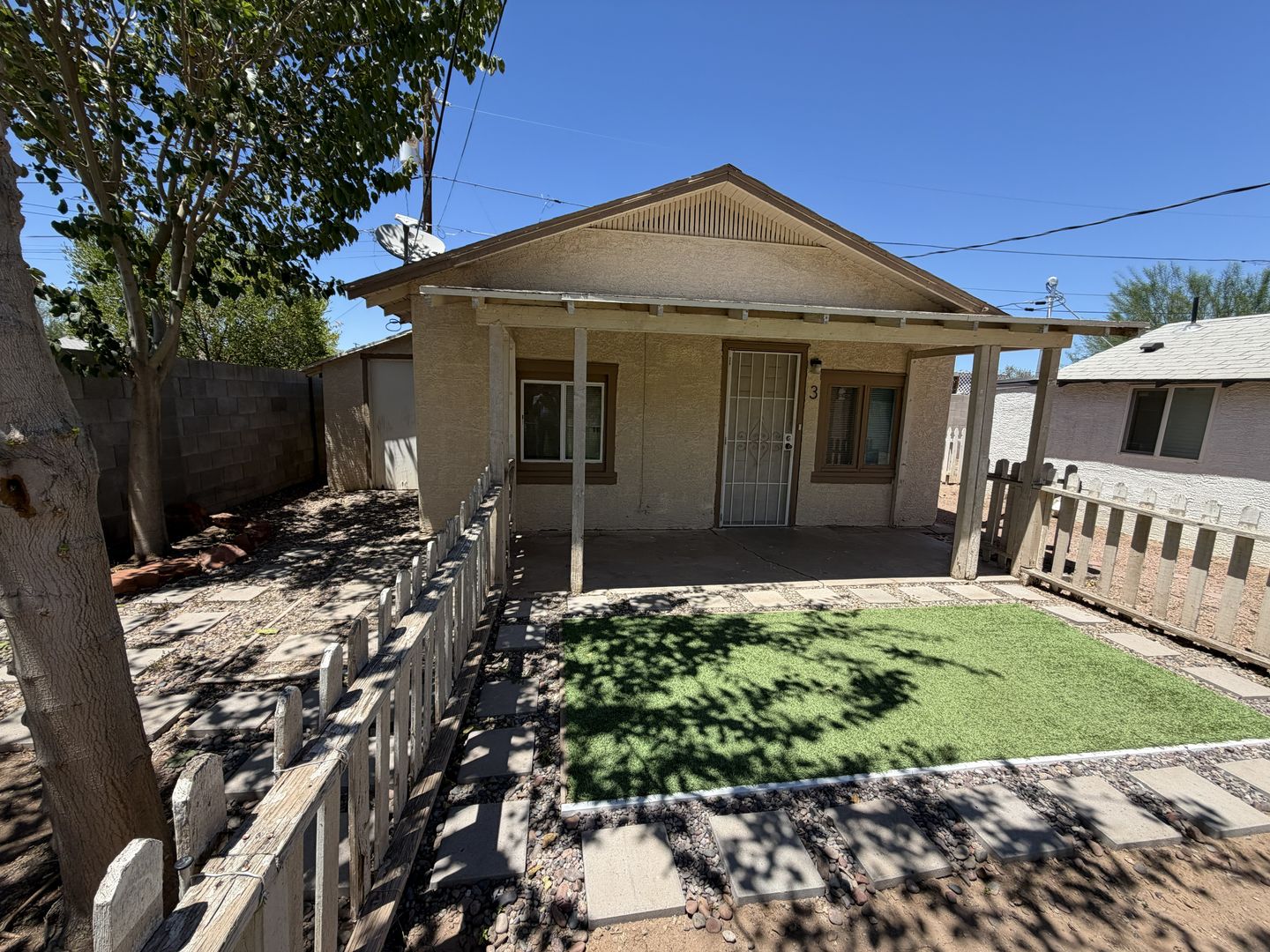 PHOENIX House: 906 E FAIRMOUNT AVE