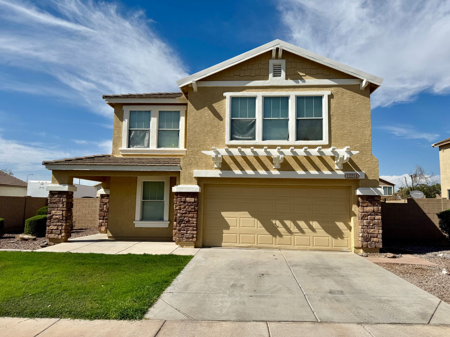 AVONDALE House: 12214 W APACHE ST