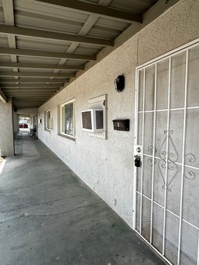 Great 2 Bedroom 1 Bathroom Apartment in El Mirage! WATER/SEWER/TRASH INCLUDED
