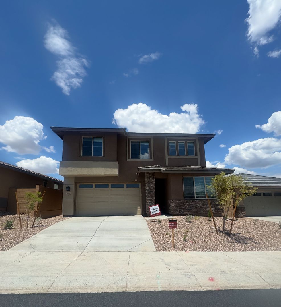 PEORIA House: 13258 W EAGLE FEATHER RD