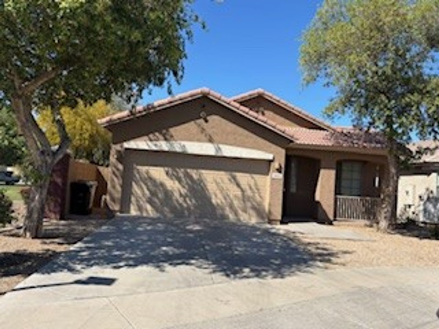 LAVEEN House: 5624 W VINEYARD RD