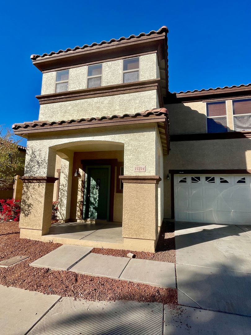 AVONDALE House: 11214 W BADEN ST