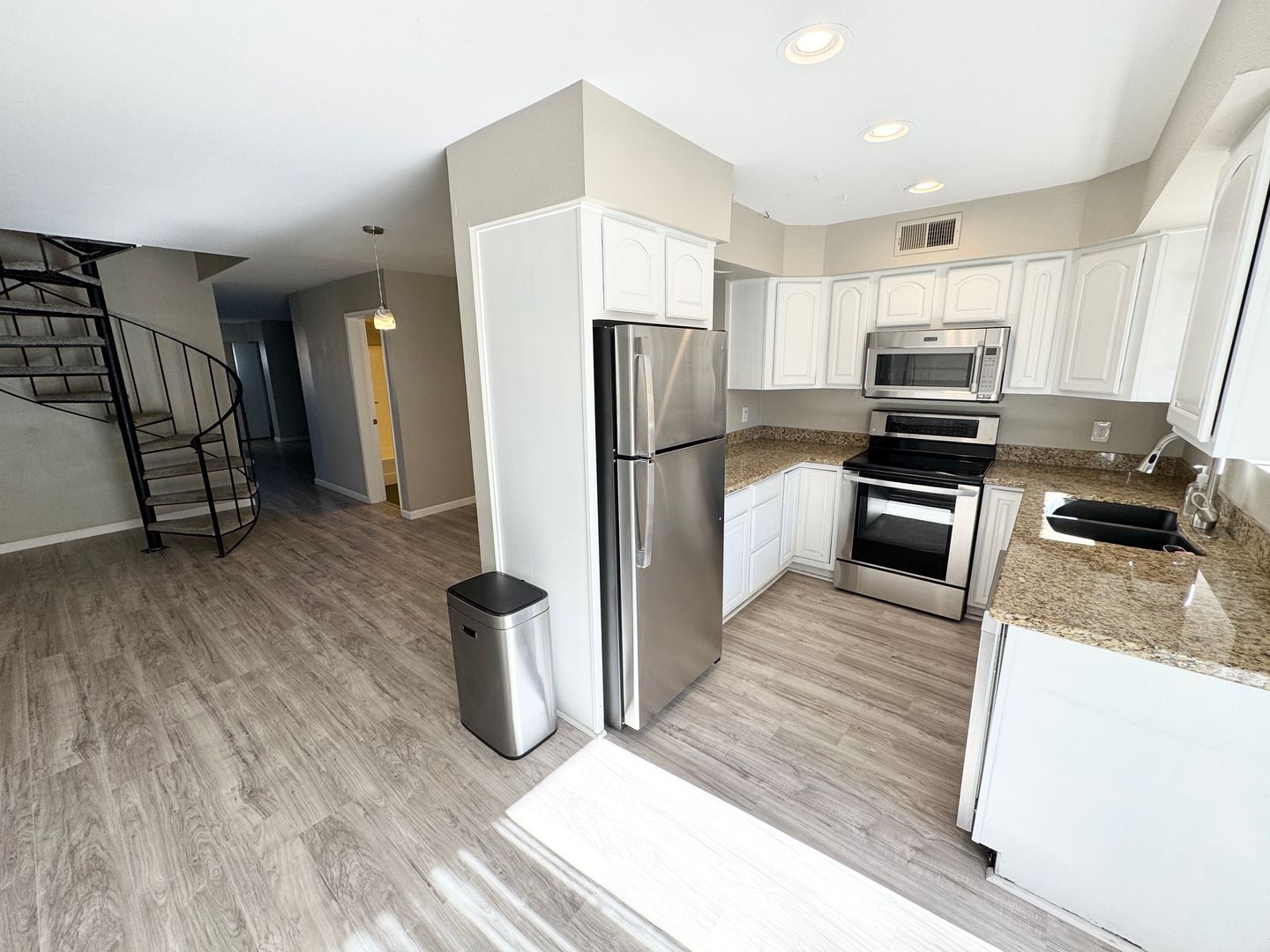 PHOENIX House: 1425 E DESERT COVE AVE #2