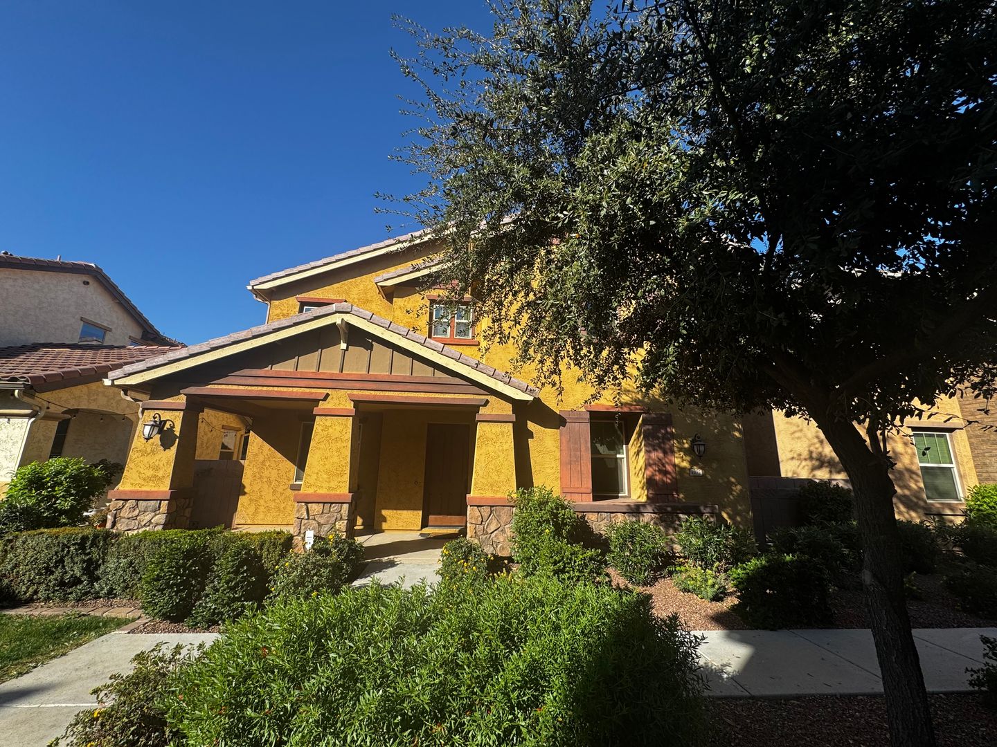 GILBERT House: 1035 S STORMENT LN