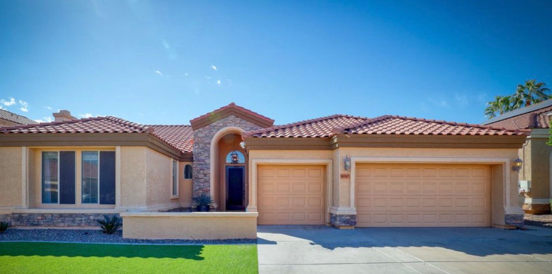 GLENDALE House: 6767 W SONNET DR