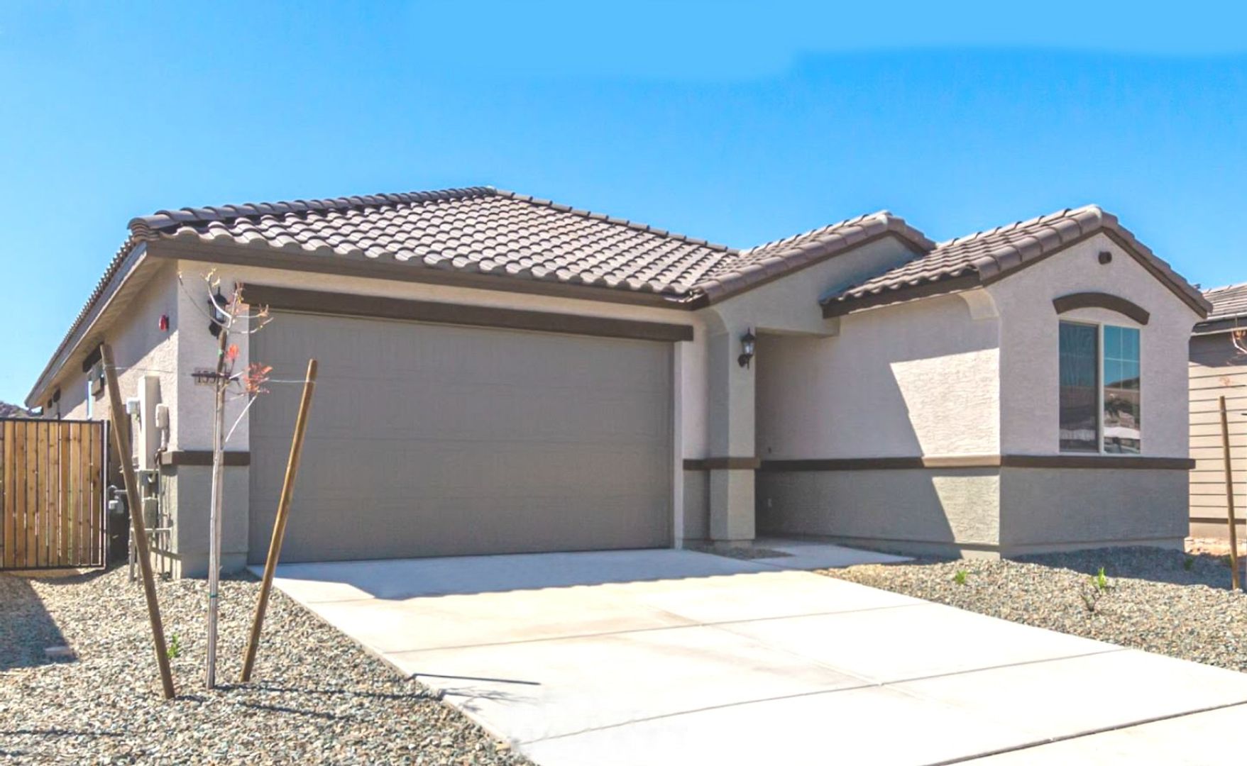 PEORIA House: 13573 W SHIFTING SANDS DR