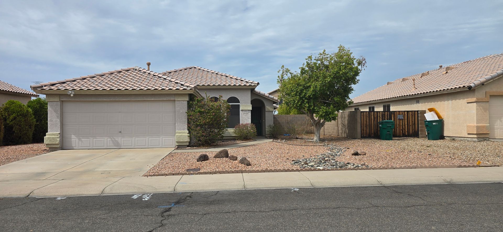 GLENDALE House: 10936 W VISTA AVE