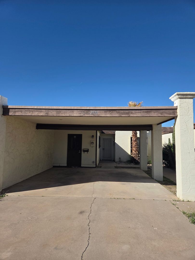 TEMPE Townhome: 2970 S COUNTRY CLUB WAY
