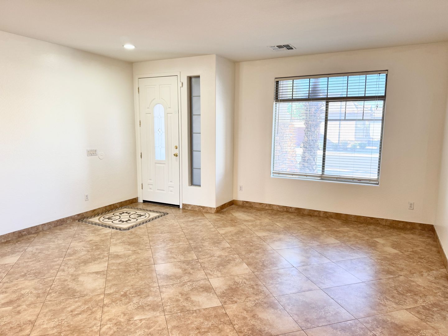 LAVEEN House: 7003 S 55TH LN