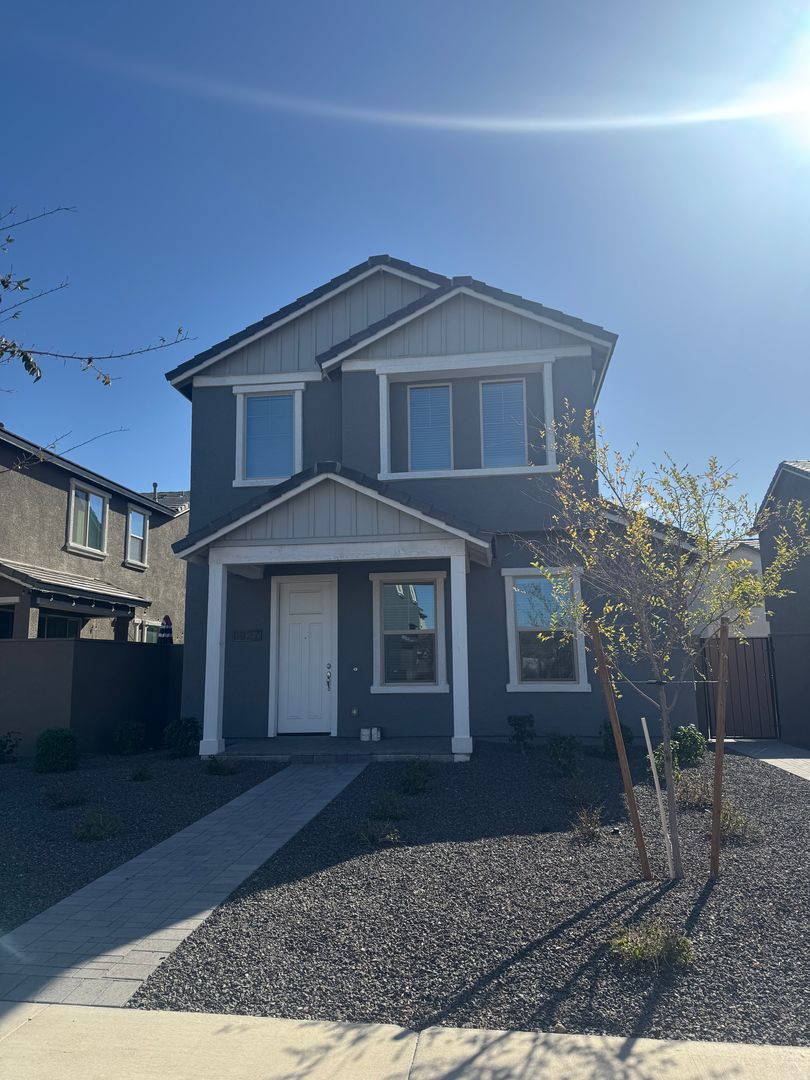 PHOENIX House: 1927 W HIDE TRL